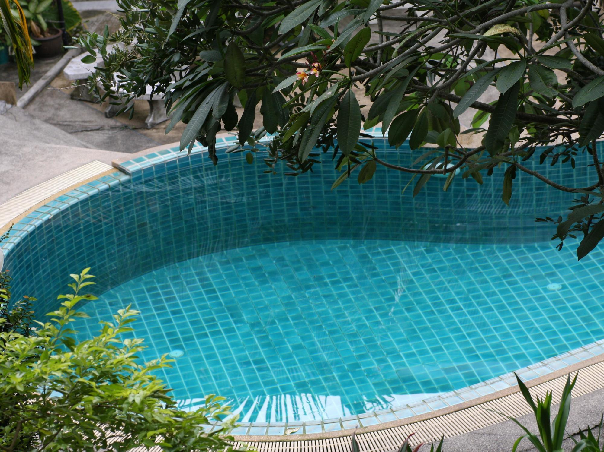 Baan Lukkan Patong Resort Phuket Exterior foto