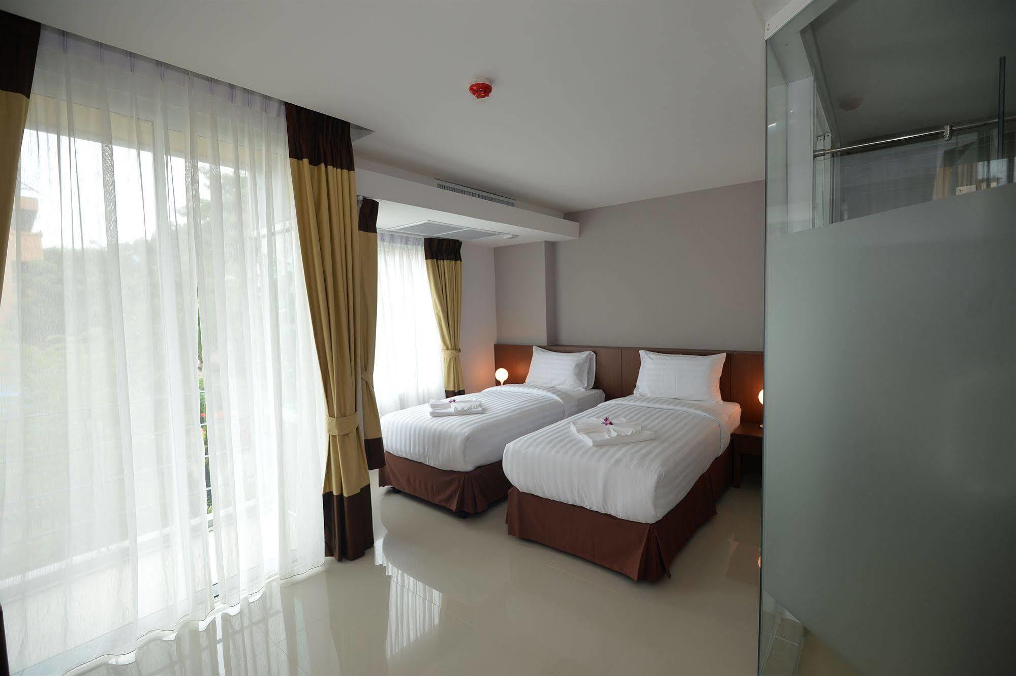 Baan Lukkan Patong Resort Phuket Exterior foto